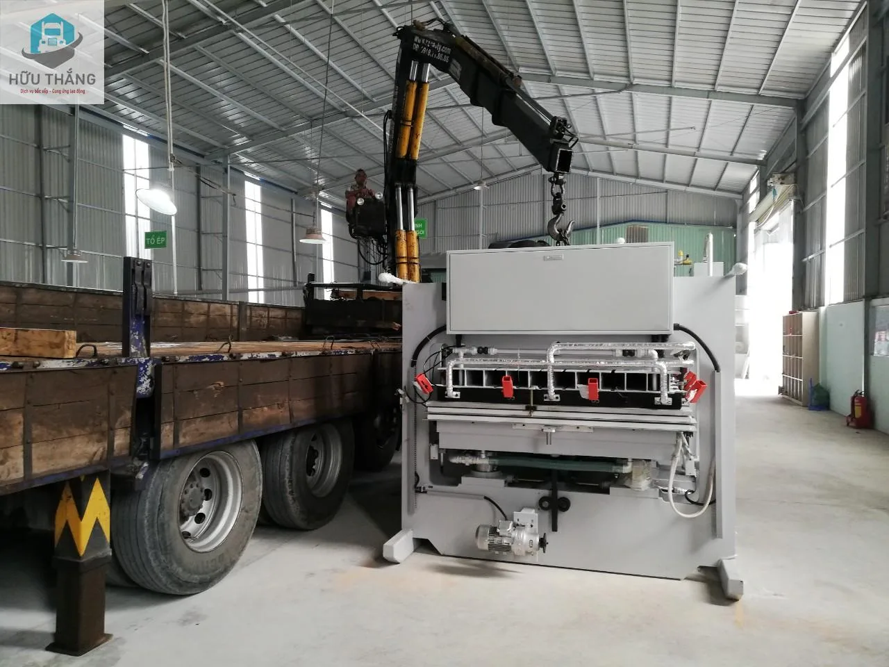 Dịch vụ bốc xếp hàng hóa - Hữu Thắng