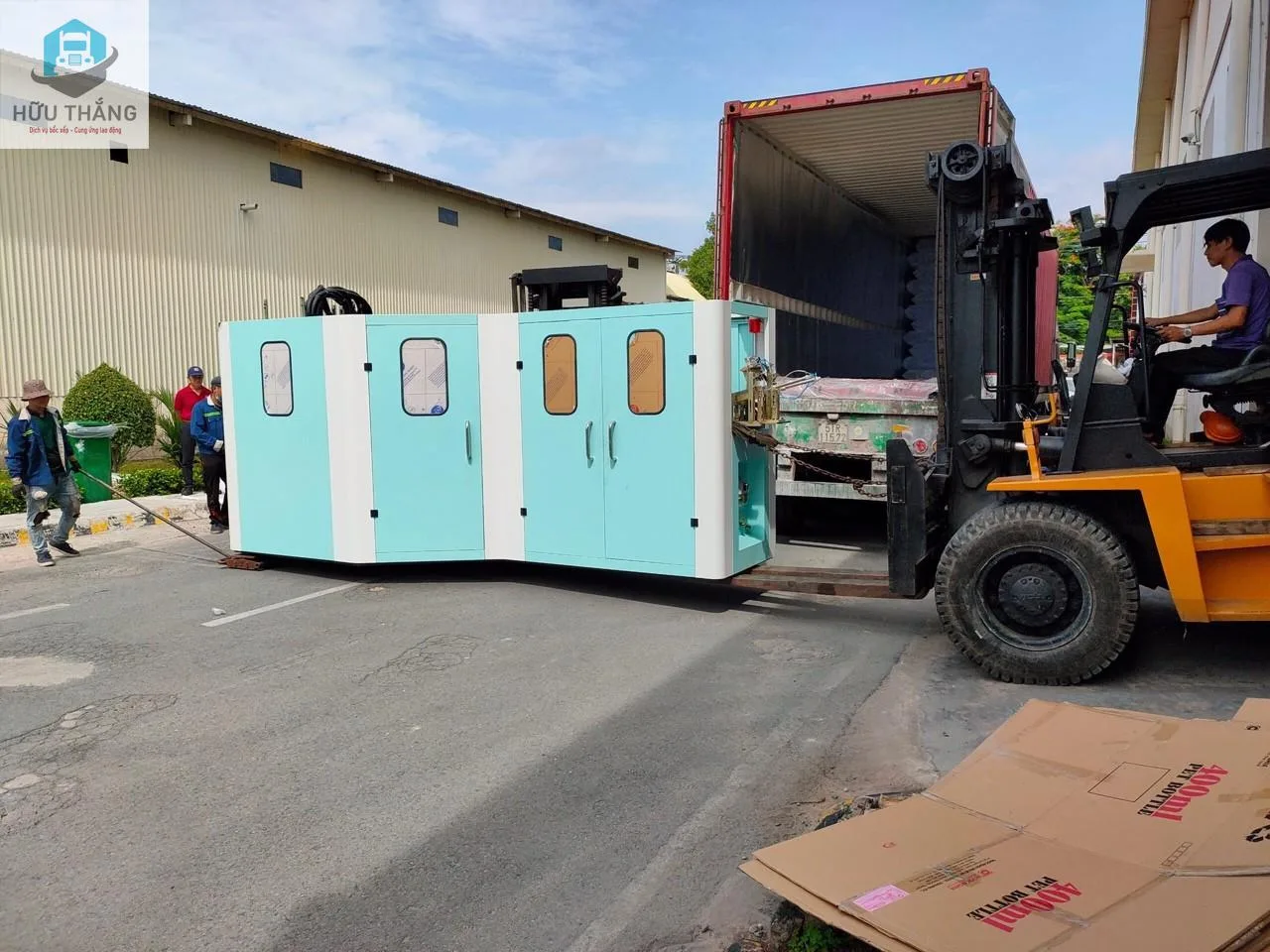 dịch vụ nâng cẩu container