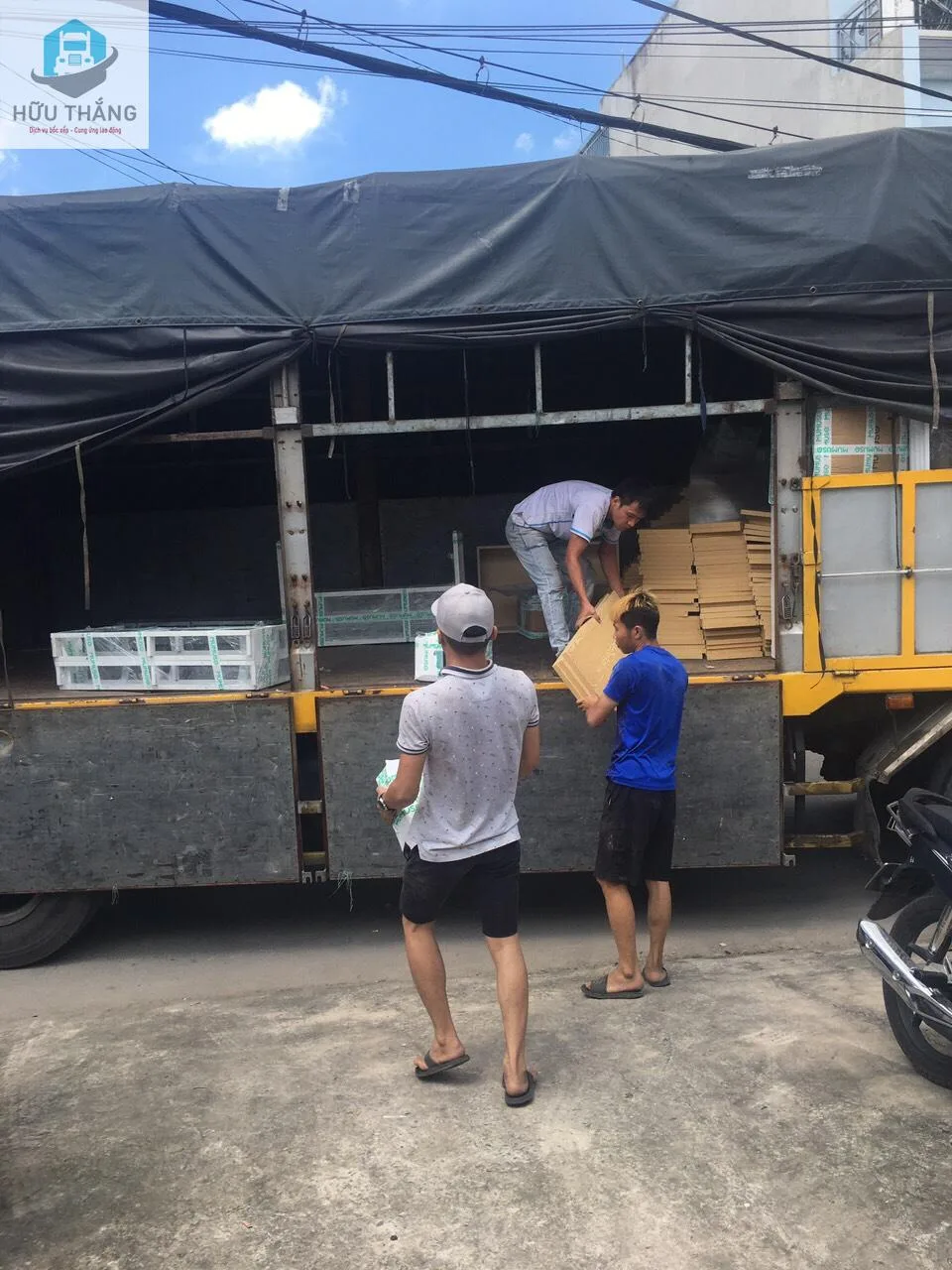 Dịch vụ bốc xếp hàng hóa - Hữu Thắng