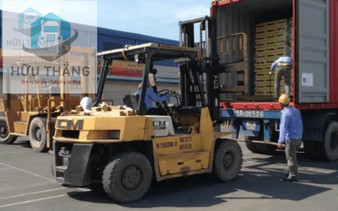 bốc xếp hàng hóa tại Bình Dương